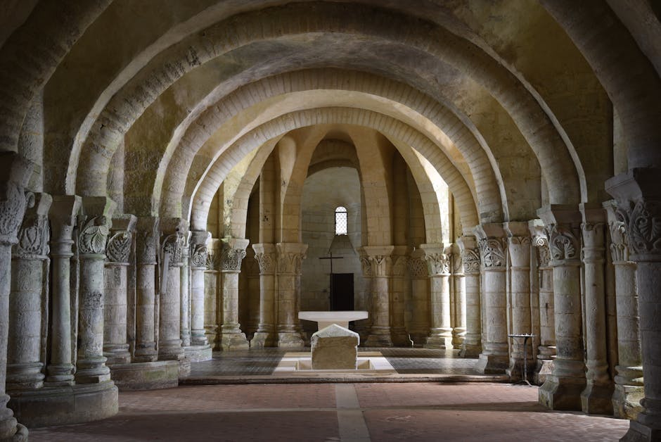 Nef basse et voûtes romanes de la crypte de Bari