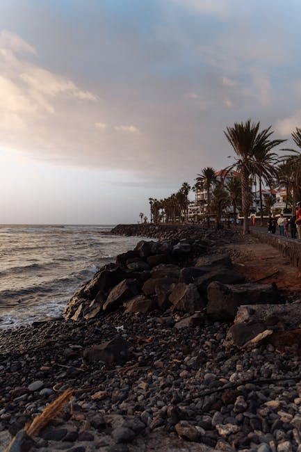 Passeggiata serale sul lungomare di Catania