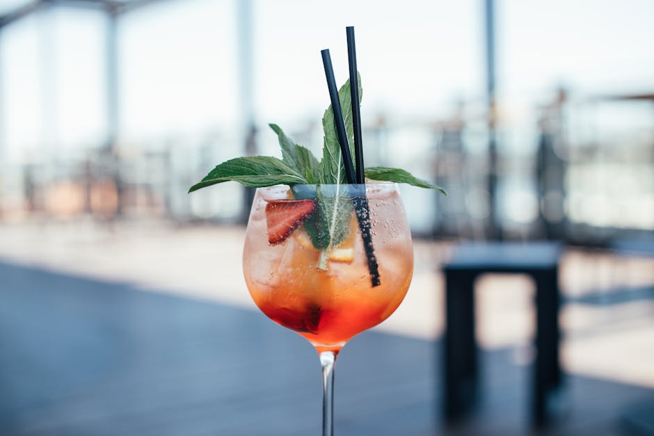 Cocktail servito su un rooftop a Catania
