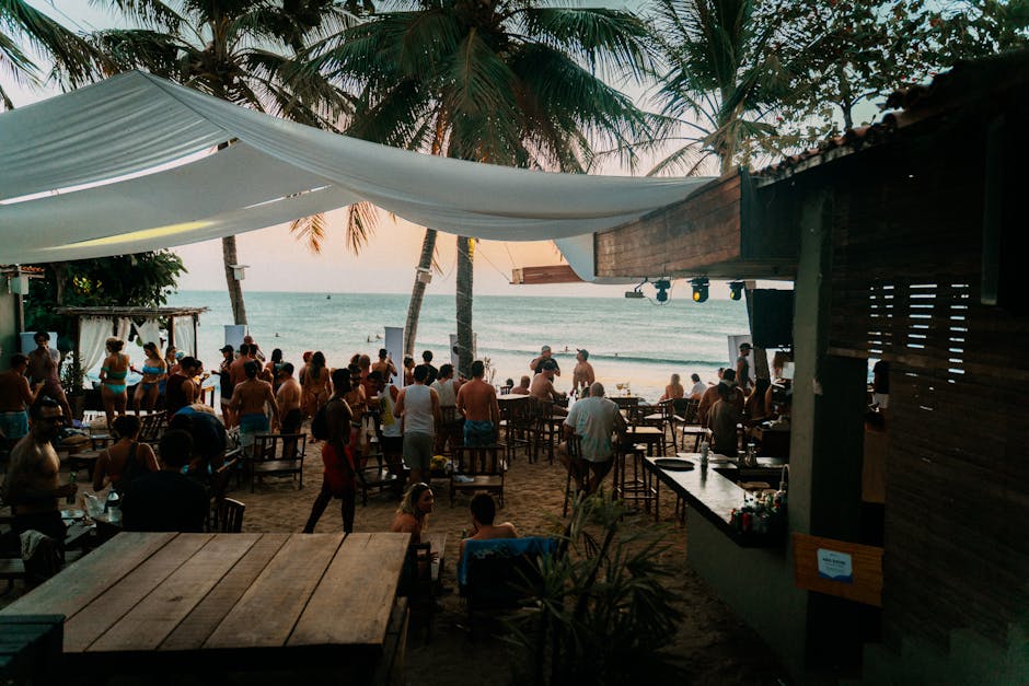 Chiringuito La Playa — bar nad morzem o zachodzie słońca