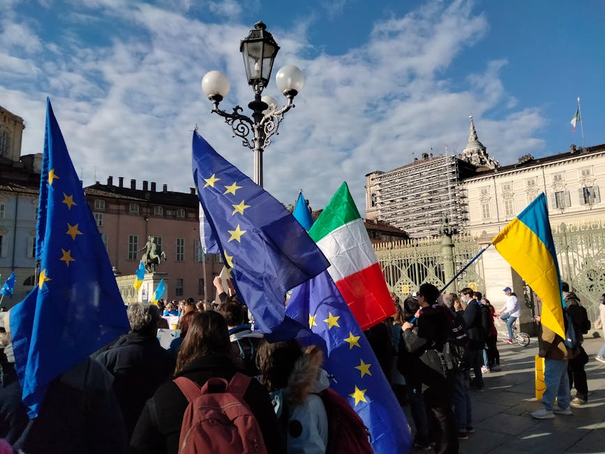 Manifestation place piétonne à Piémont avec drapeaux européens et italiens