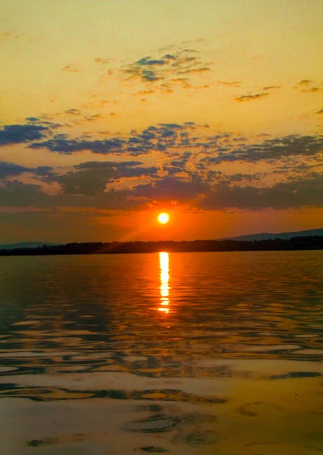 vista dell'alba dal pod di glamping sul lago di Bolsena