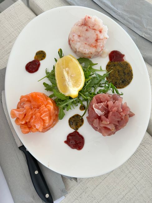 Dreierlei Tartare aus Lachs, Thunfisch und Garnele mit Zitrone