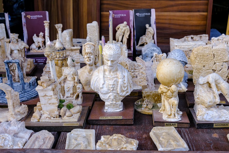 Reperti antichi al Museo Archeologico, bambini che toccano repliche