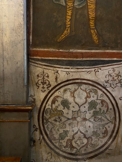 Antico pannello di retablo nella Galleria Nazionale con dettagli di restauro