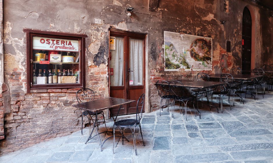 Rustic interior of Osteria La Sosta di Violante