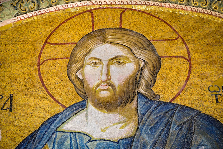 Mosaïque dorée représentant le Christ aux yeux fixes au musée de Rhodes