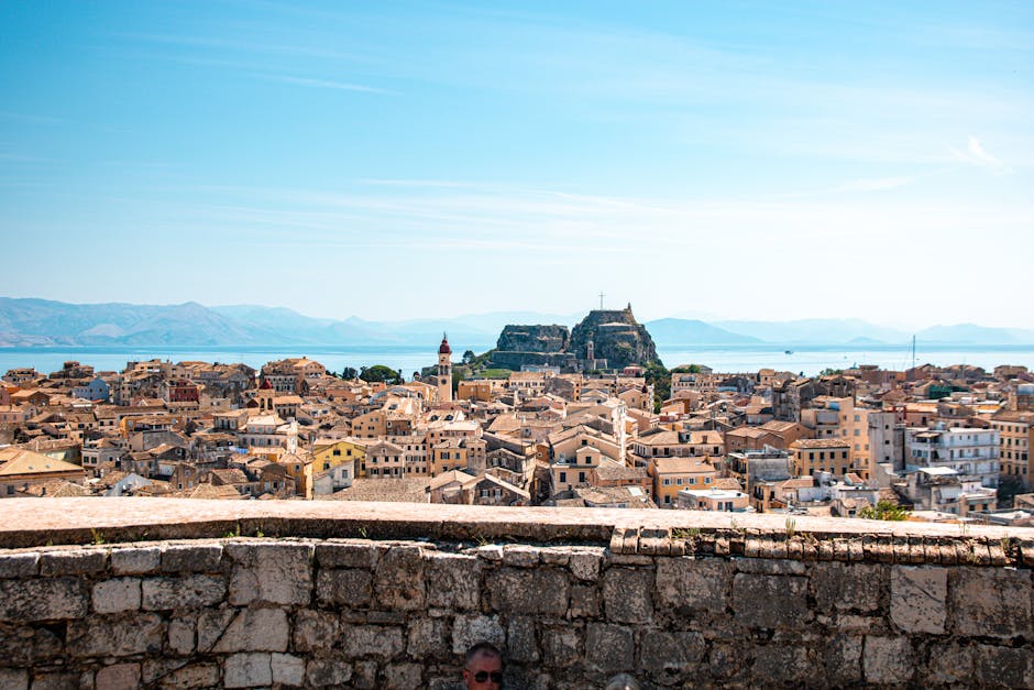 Veduta della città vecchia di Corfù al tramonto