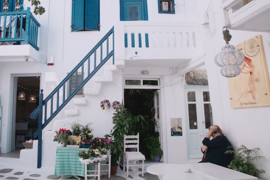 Avra Restaurant courtyard with bougainvillea