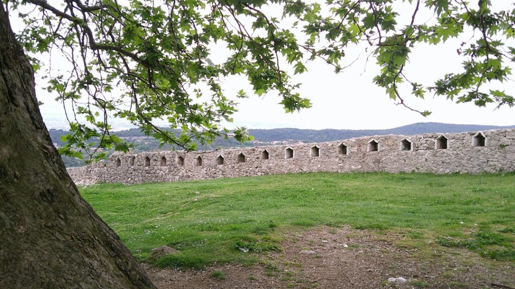 Mura della fortezza Heptapyrgion con vista panoramica