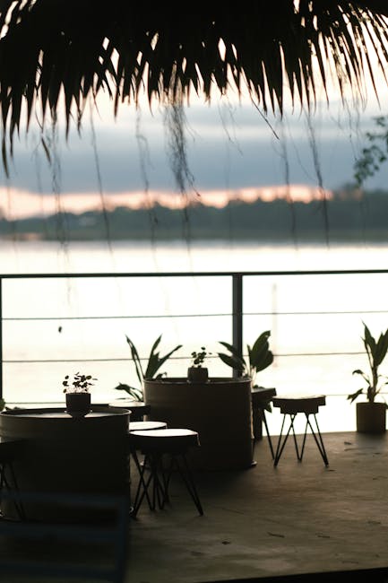 terrazza di una guesthouse sul lago al tramonto - vista terrazza sul lago