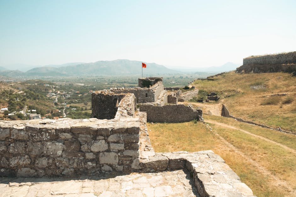 Fortezza di Rozafa a Shkodër al tramonto, vista elevata