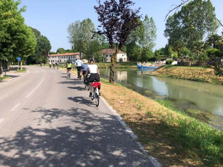 Tour à vélo de la campagne (rivière Brenta)