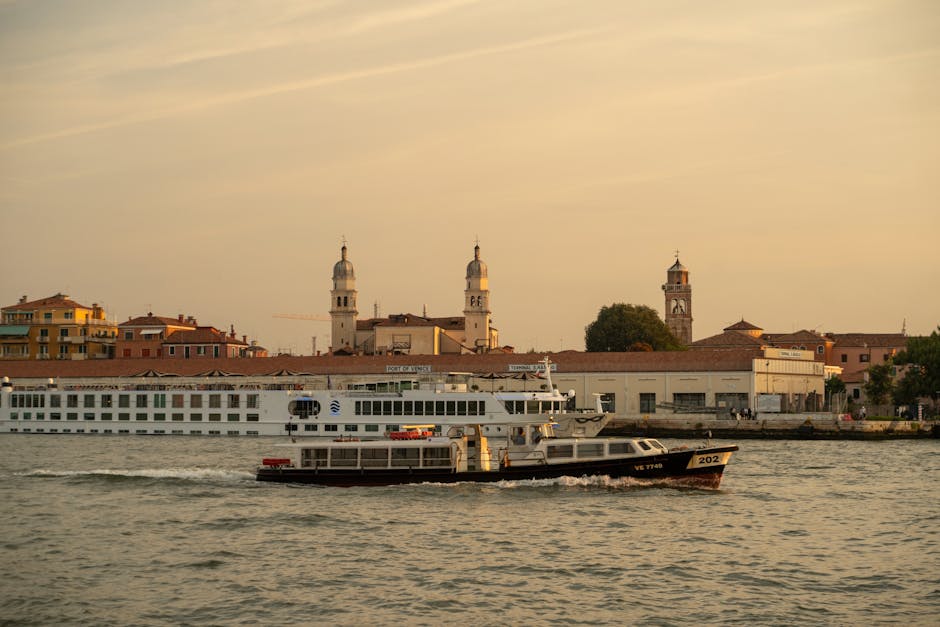 Venice vaporetto leaving Fondamenta Nuove morning