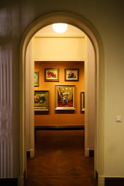 Vue d'une salle d'exposition avec tableaux encadrés à Venise