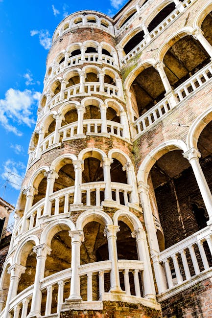 Escalier en colimaçon extérieur du palais Contarini del Bovolo à Venise