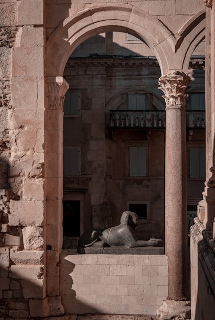 Peristyle of Diocletian's Palace at midday with crowds