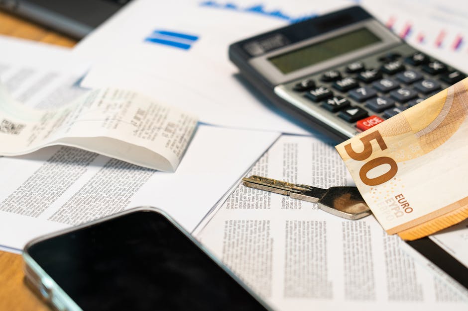 Mazza di euro e ricevuta di pagamento sul bancone