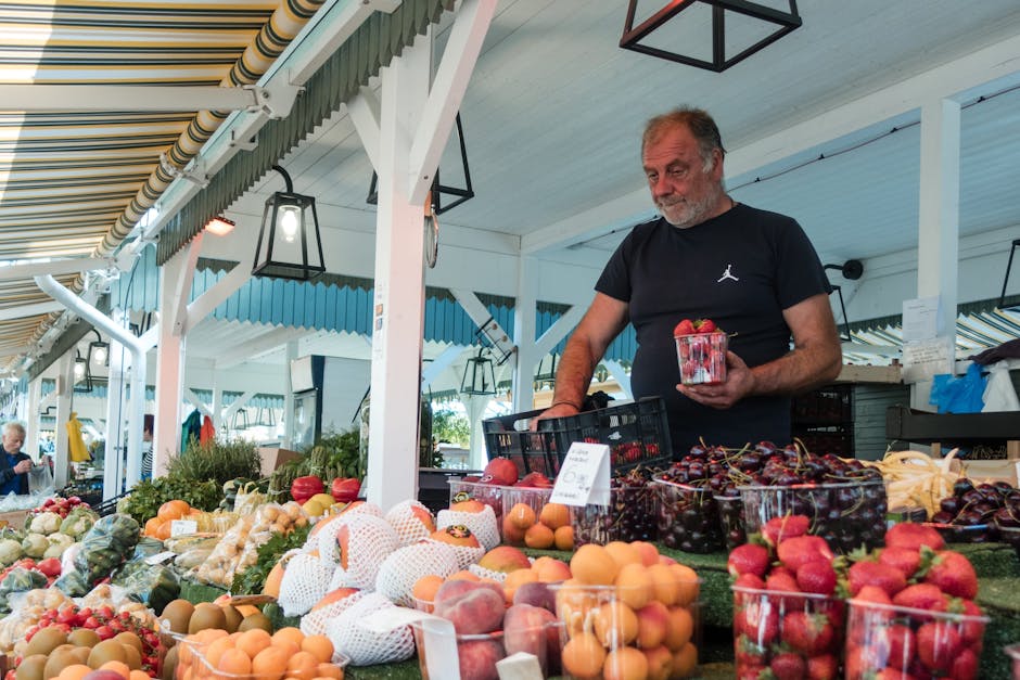 buitenmarkt met kleurrijk fruit op de tržnica