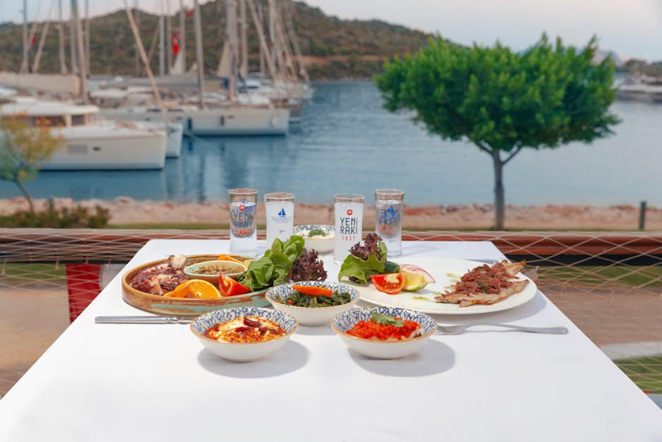 Ristorante di pesce al porto di Foša al tramonto