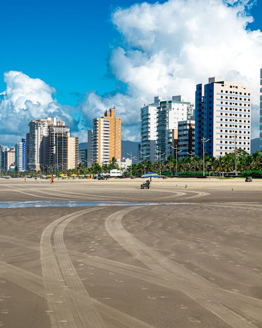 Costa di Poblenou con edifici moderni e spiaggia