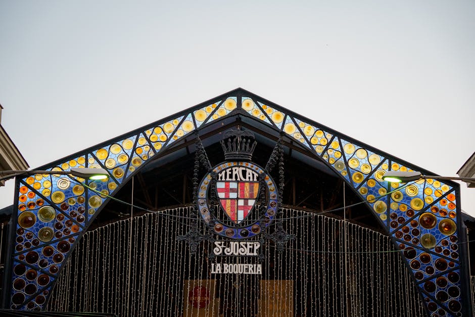 Mercat de Sant Antoni exterior, modern market entrance