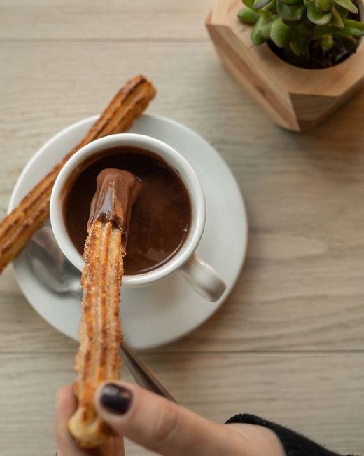 La Pallaresa: dikke warme chocolade met churros in Carrer Petritxol