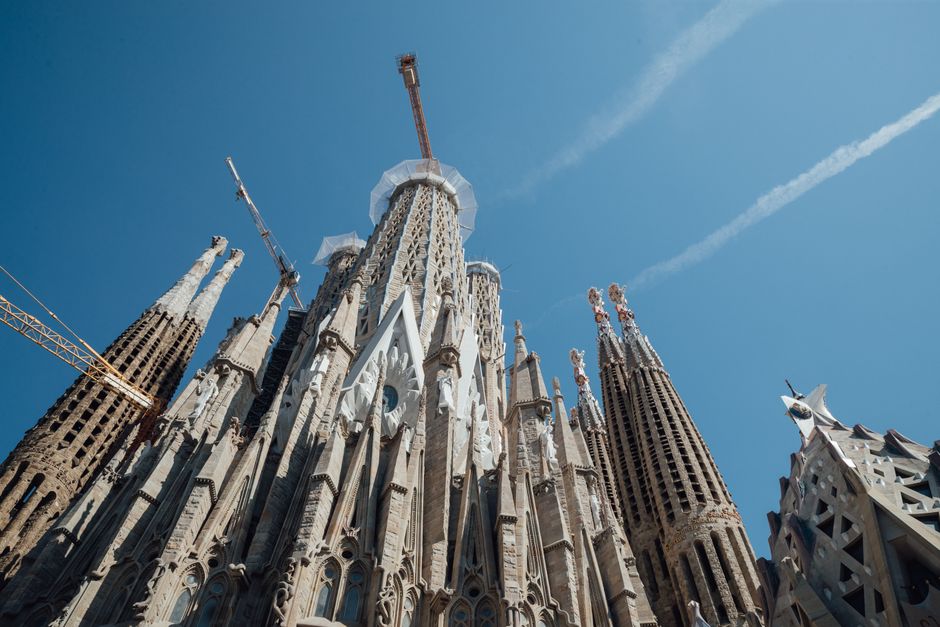 Sagrada Família exterieur in ochtendlicht