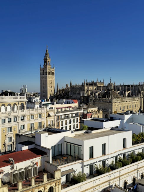 Skyline serale di Siviglia con la Giralda