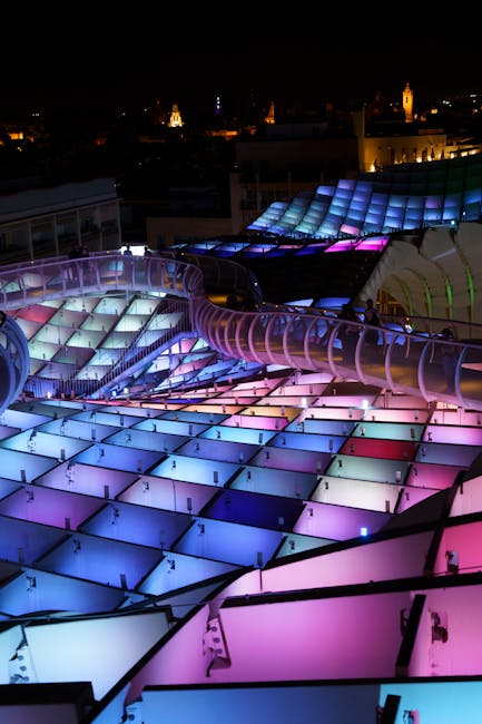 Stazione Sevilla-Santa Justa illuminata di notte