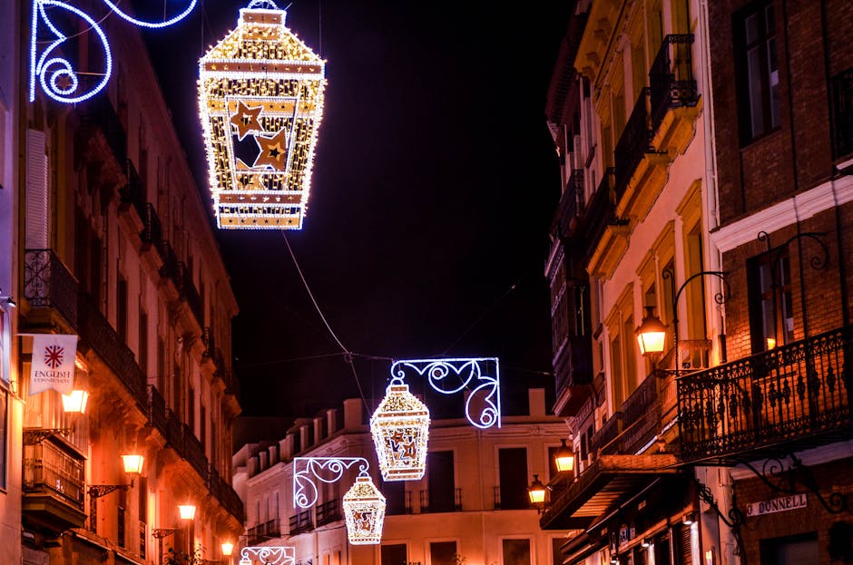 Via storica di Siviglia di notte, centro storico