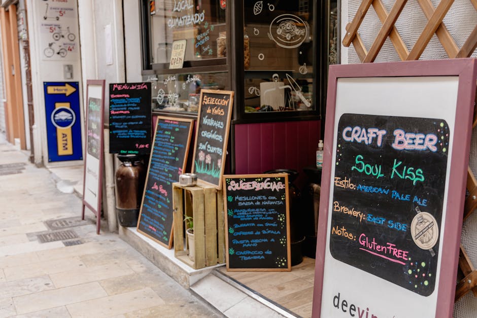 Strada colorata e caffè a Ruzafa, Valencia