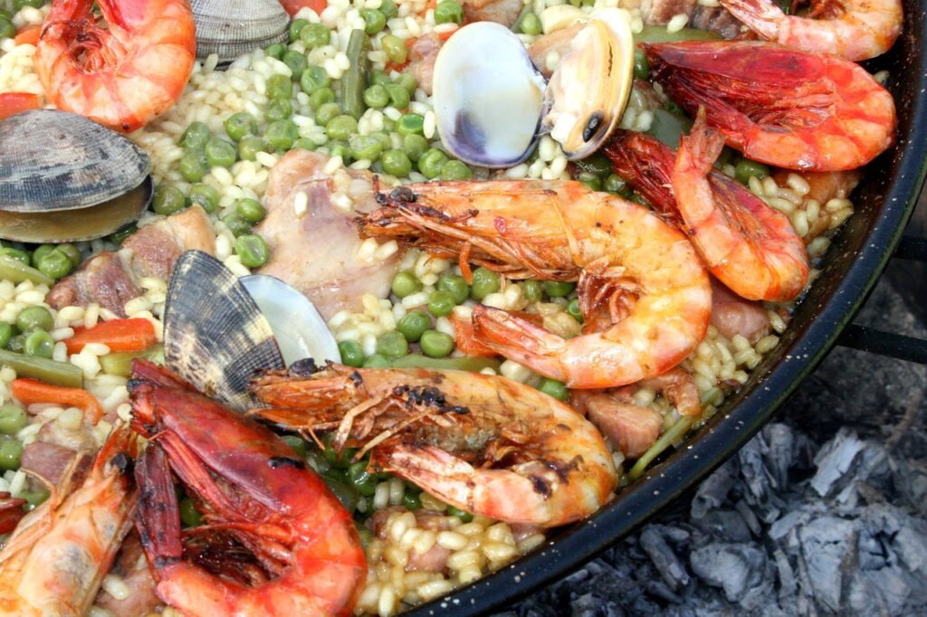 Terrazza di Casa Carmela con paella valenciana tradizionale