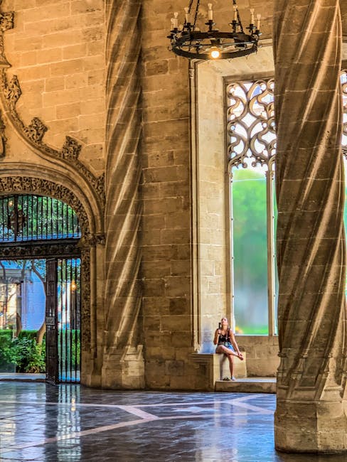 Dettagli gotici dell'interno della Lonja de la Seda