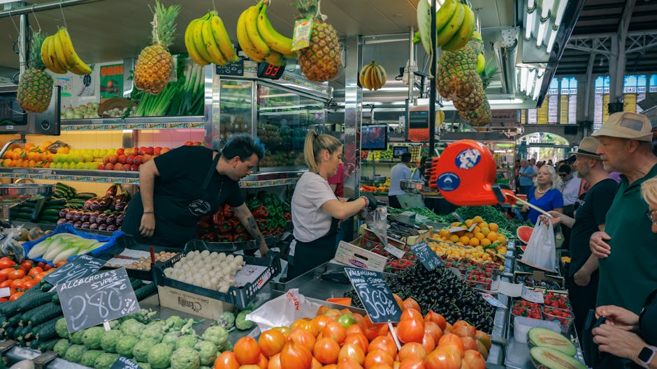 Bancarelle invernali al Mercado Central con prodotti di stagione