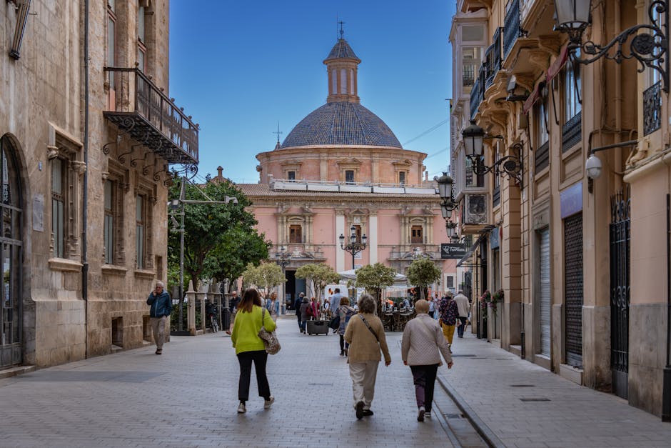 Terrazza di un ristorante nel centro storico di Valencia frequentata da turisti