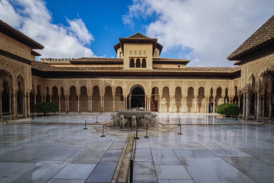Court of the Lions with central fountain in the Nasrid Palaces