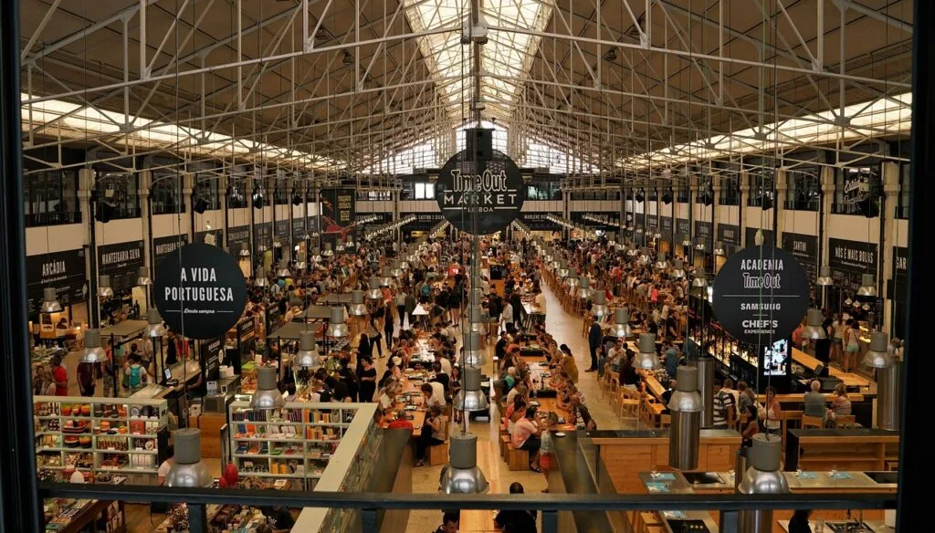 Interior of Bom Sucesso Market food hall