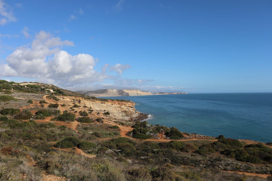 Szlak wędrówkowy wzdłuż wybrzeża Algarve — panoramiczny widok