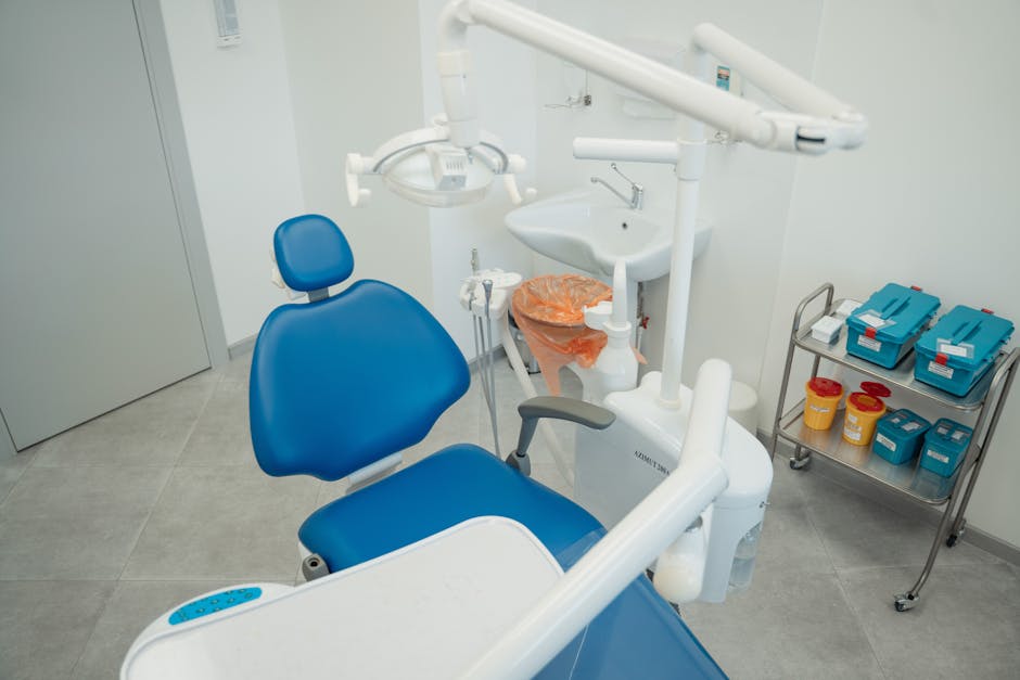Behandlungszimmer einer Zahnklinik in der Algarve mit Patientenstuhl