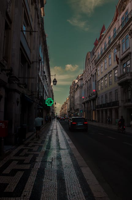 Faro Altstadt bei Nacht mit Apothekenfront