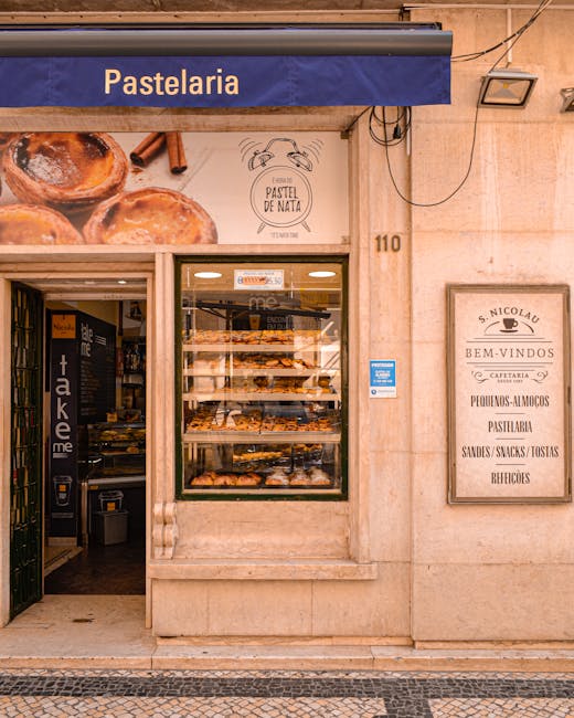Wystawa portugalskiej cukierni z pastéis de nata rano