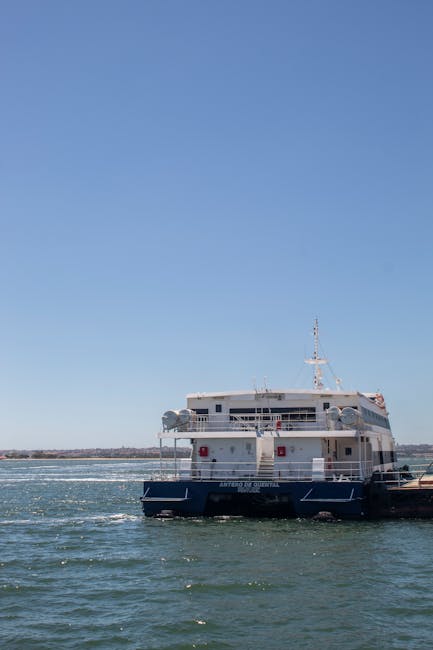 Fährenanleger und goldener Sand auf Ilha de Tavira