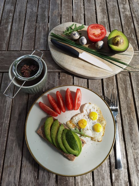 Gluten‑free brunch with avocado toast on a wooden table