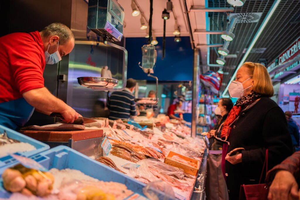 esposizione di pesce fresco al mercato