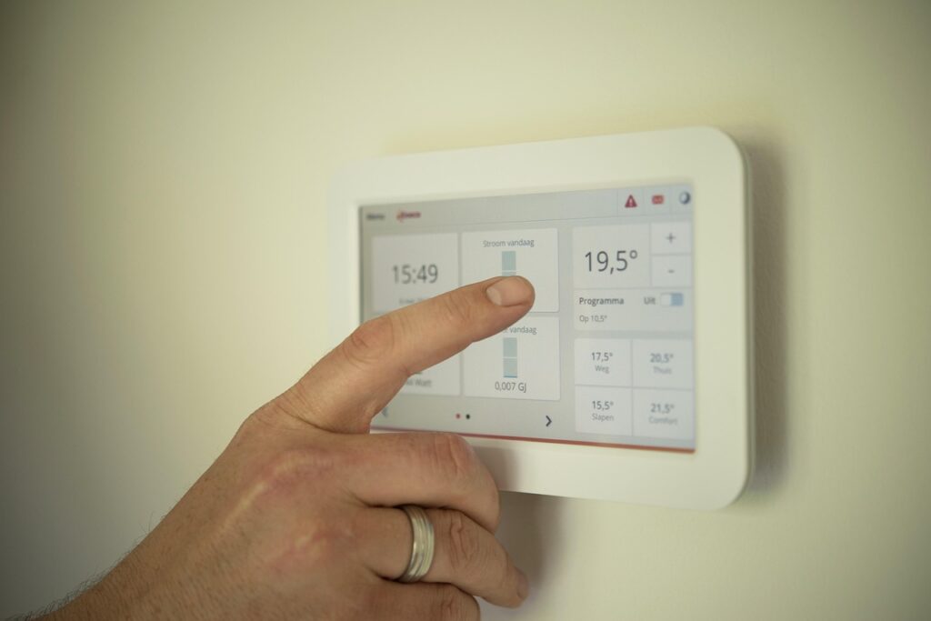 Wandthermostat für Smart Home Steuerung in einer Wohnung