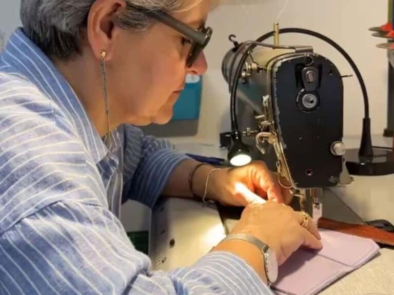 Atelier : fabriquez votre mini-portefeuille en cuir