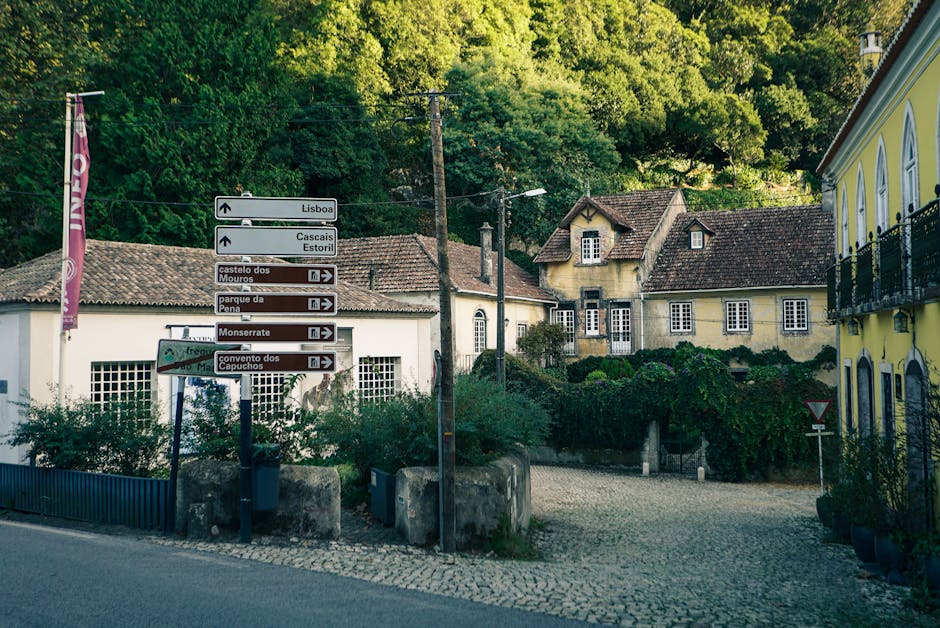 wąski kamienny korytarz w Convento dos Capuchos