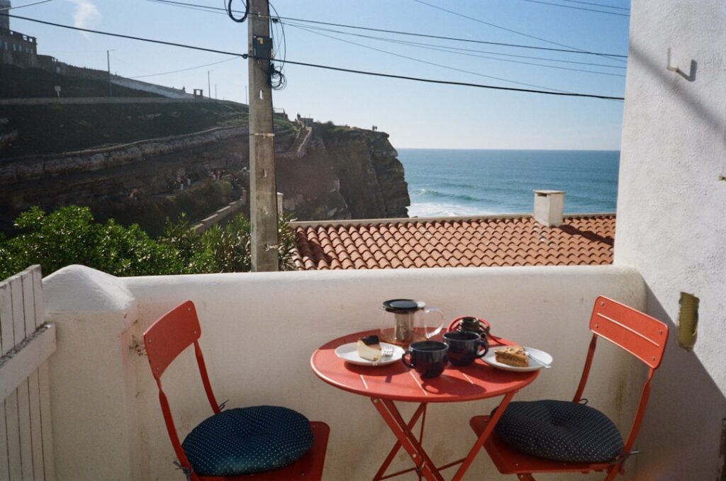 Gemütliches Ferienapartment mit offener Küche und Esstisch in Sintra