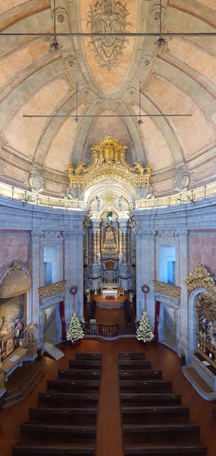 wnętrze kościoła Igreja de São João Baptista w Sintrze, ołtarz